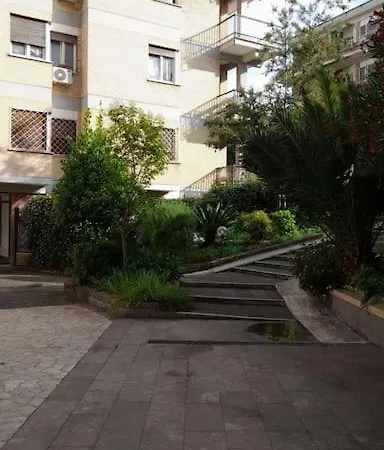 Piazza Dante House