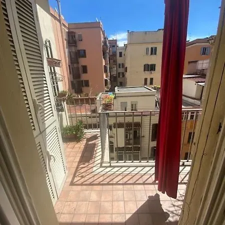 Piazza Dante House